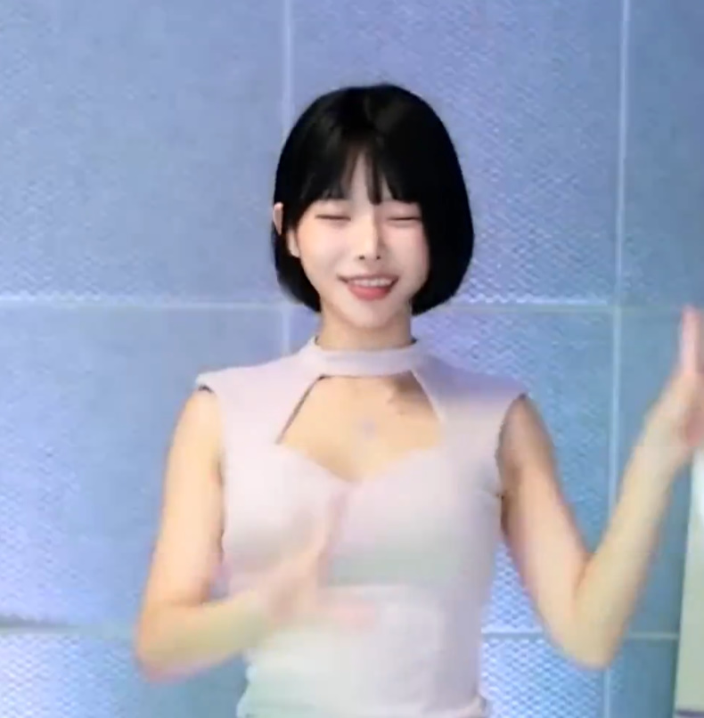 은유화 댄싱퀸 숙인 원피스 가슴골 개다리춤 허벅지