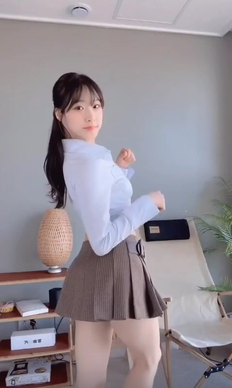 명아츄 끈팬티+브라 입고 시작하는 룩북 몸매 ㅗㅜㅑ