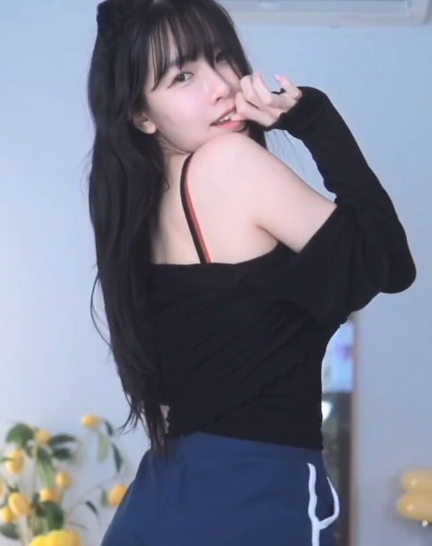 돌핀팬츠 입은 이아린 '헨타이' 리액션 ㅗㅜㅑ
